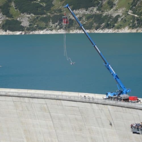 Bungee Jumping im Nationalpark Hohe Tauern bei Kölnbreinsperre im Maltatal - Ausflugsziel in Österreich