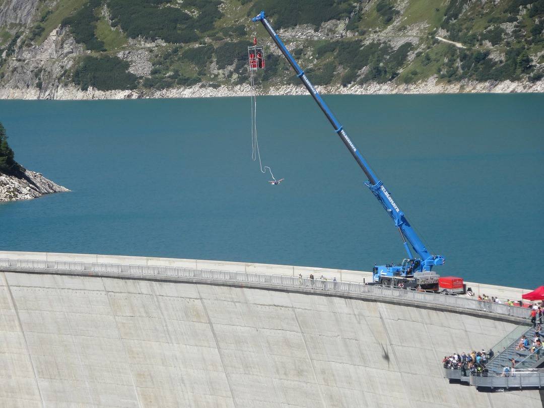 Bungee Jumping im Nationalpark Hohe Tauern bei Kölnbreinsperre im Maltatal - Ausflugsziel in Österreich