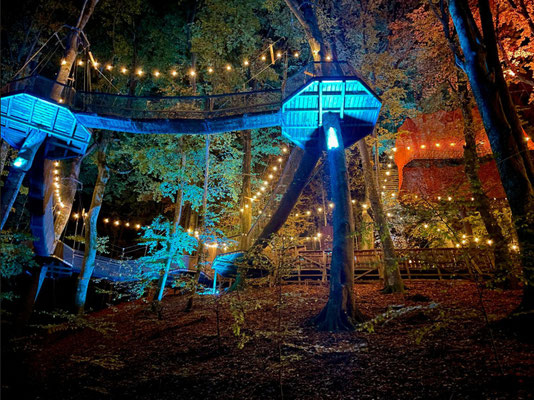 Der beleuchtete Familywald am Ossiacher See zu Halloween